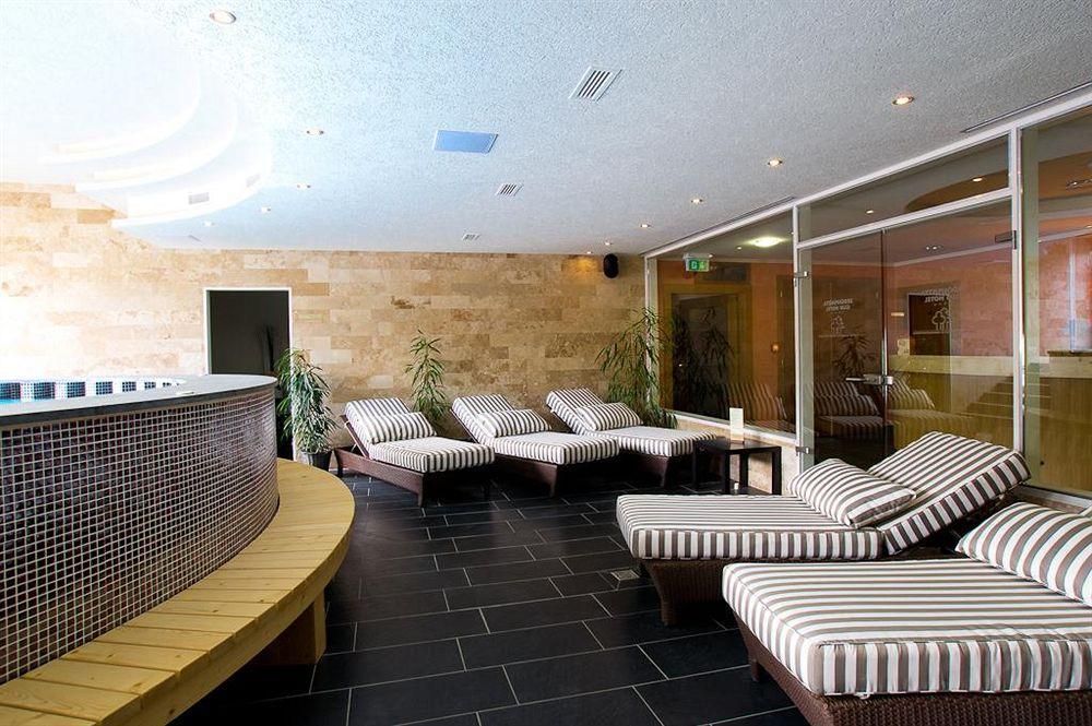 Erdospuszta Club Hotel Fenyves Debrecen Exterior foto