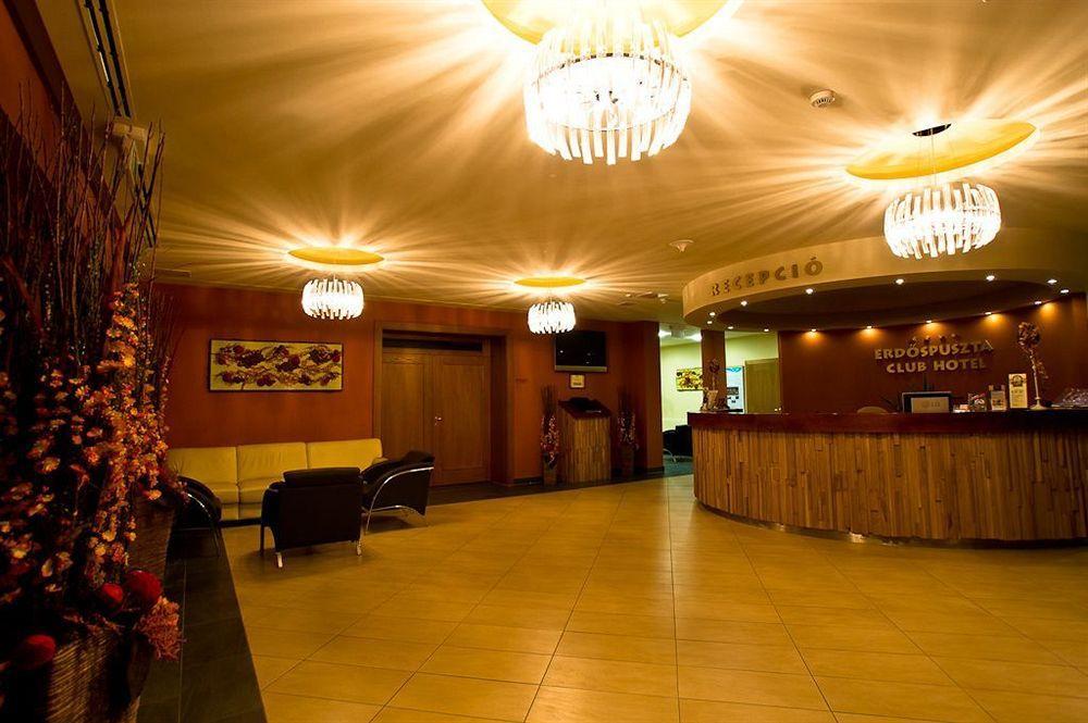 Erdospuszta Club Hotel Fenyves Debrecen Exterior foto