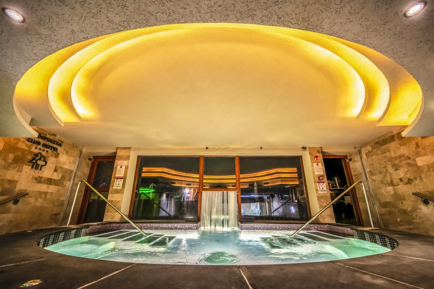 Erdospuszta Club Hotel Fenyves Debrecen Exterior foto